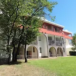 Avec Terrasse, Parking Gratuit Et Animaux Acceptes, Proche Des Thermes A - Fr-1-451-89 Apartman *